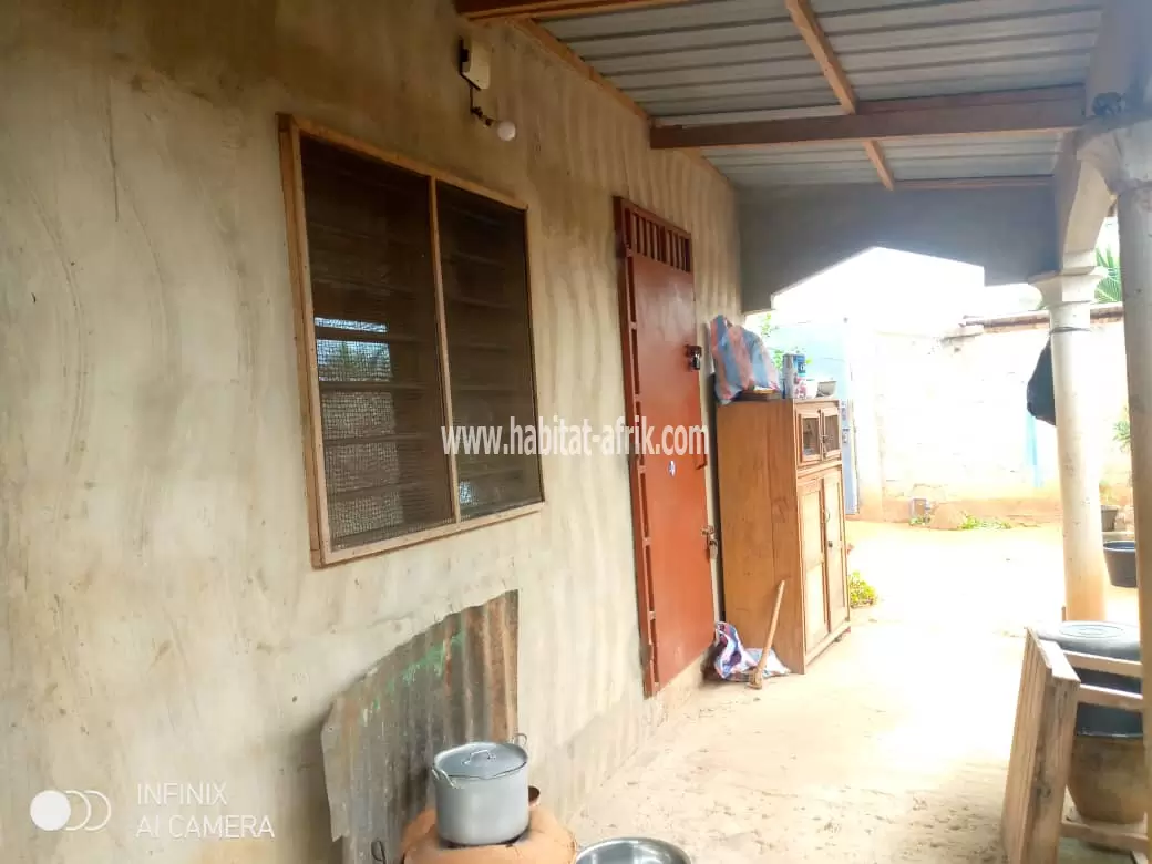 Maison sur 1/4 de lot en vente à Adidogomé Ségbé Kpodji(Lomé-Togo)