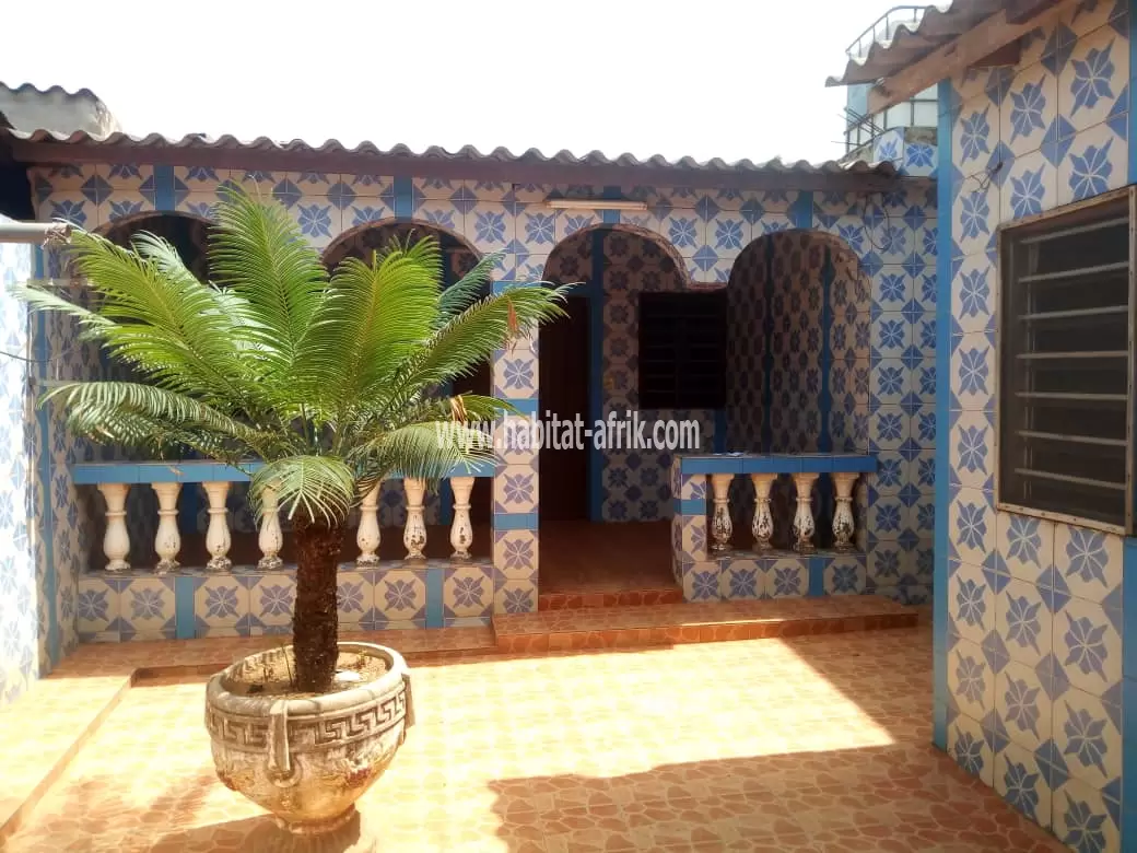 Une belle maison bien carrelée sur 1/4 de lot en vente à Adidogomé(Lomé-Togo)