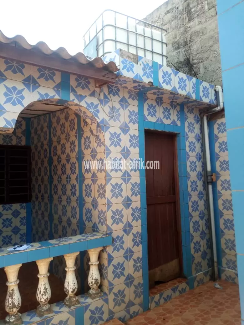 Une belle maison bien carrelée sur 1/4 de lot en vente à Adidogomé(Lomé-Togo)