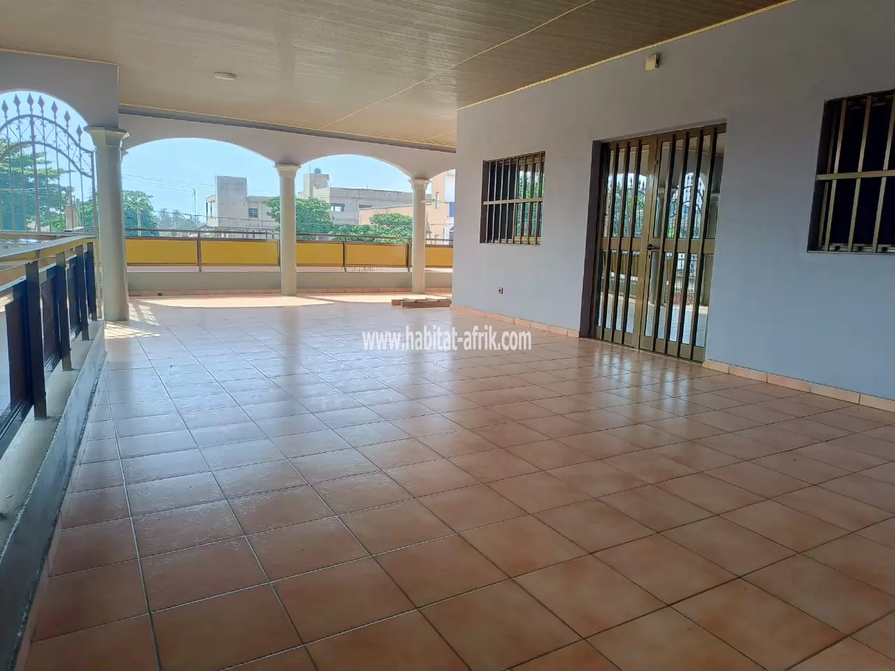 Villa duplex sur 1 lot à vendre à Akodessewa ou Bè-Kpota(Lomé-Togo)