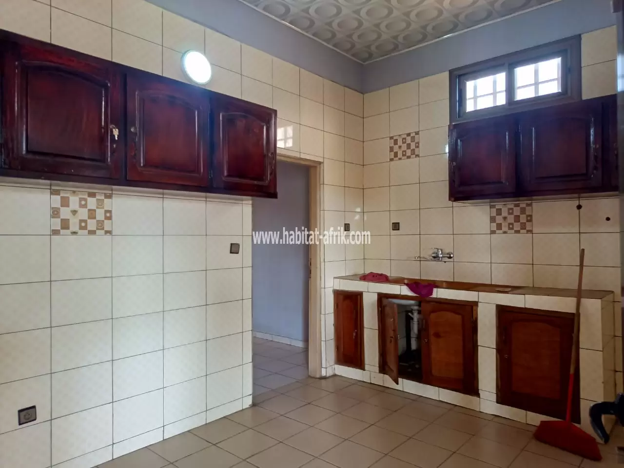 Villa duplex sur 1 lot à vendre à Akodessewa ou Bè-Kpota(Lomé-Togo)