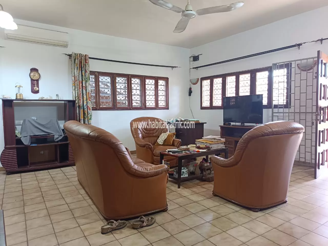 Villa duplex sur 1 lot à vendre à Akodessewa ou Bè-Kpota(Lomé-Togo)