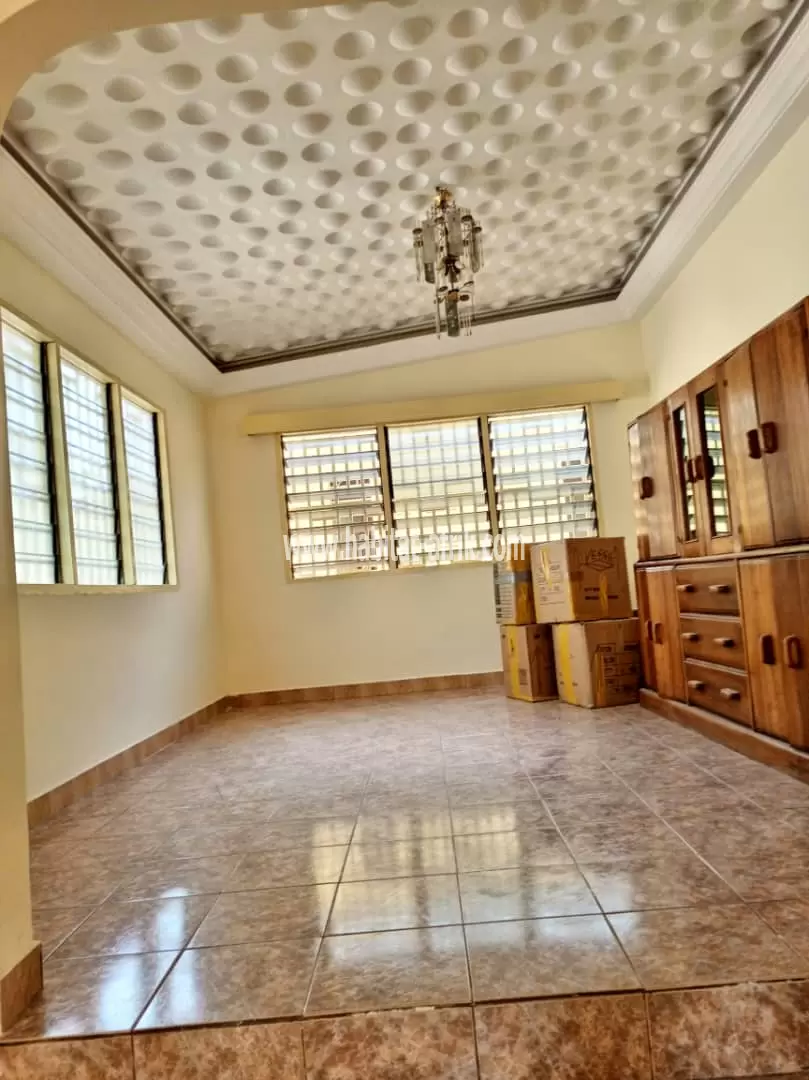 Belle maison sur 1 lot en vente à Adidogomé Soviépé(Lomé-Togo)