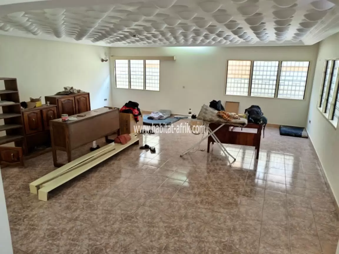 Belle maison sur 1 lot en vente à Adidogomé Soviépé(Lomé-Togo)