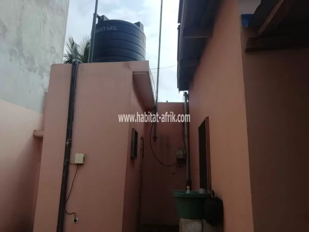 Belle maison tuilée sur 175m² en vente à Agoè Sogbossito(Lomé-Togo)