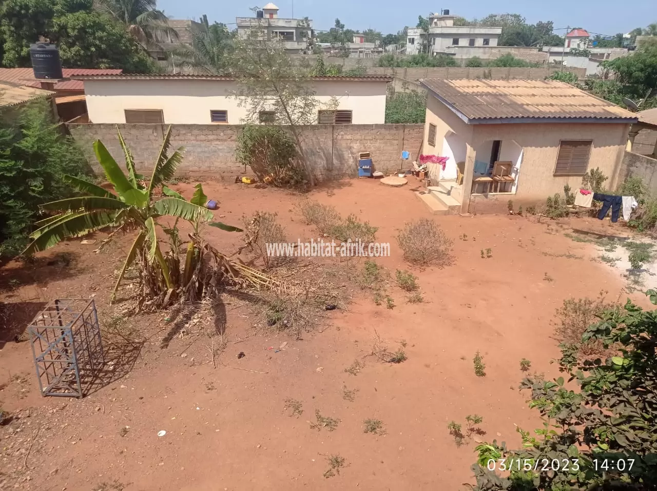 Maison à étage sur 1 lot en vente à Adidogomé Ségbé(Lomé-Togo)