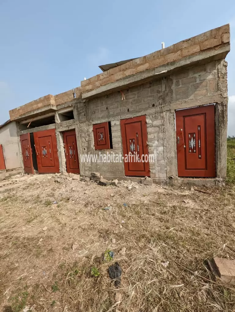 Maison dallée sur 1 lot en vente à Agoè Légbassito Belgique(Lomé-Togo)