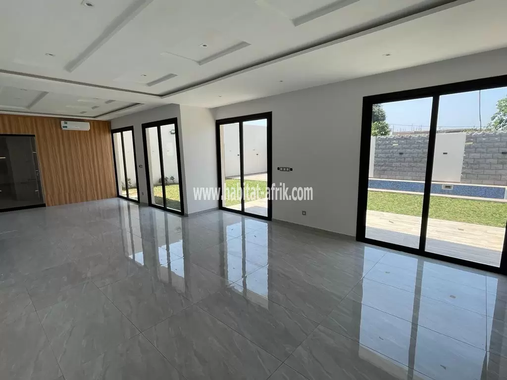 Villa duplex très haut standing avec piscine sur 1 lot en vente à Hédwranawoé(Lomé-Togo)