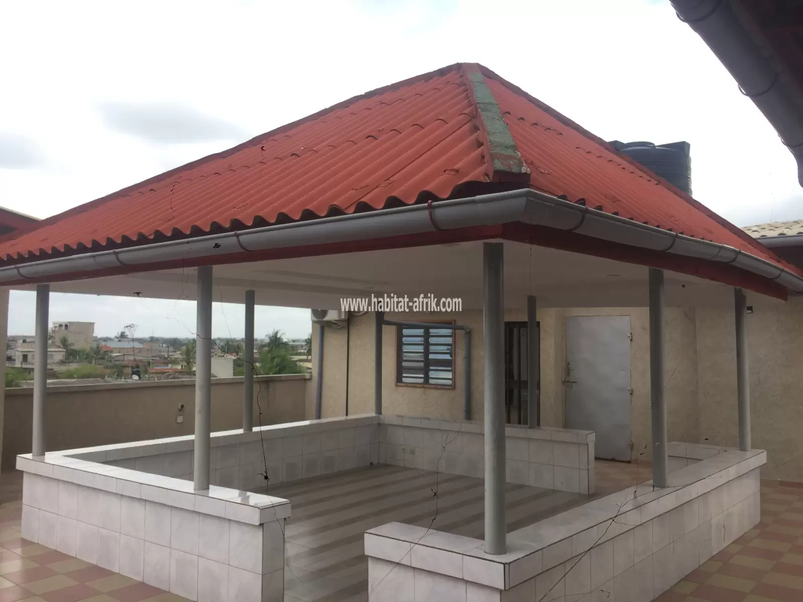 Villa duplex de 9 chambres autonomes sur 1/2 lot carré à vendre à Kégué Nétimé(Lomé-Togo)