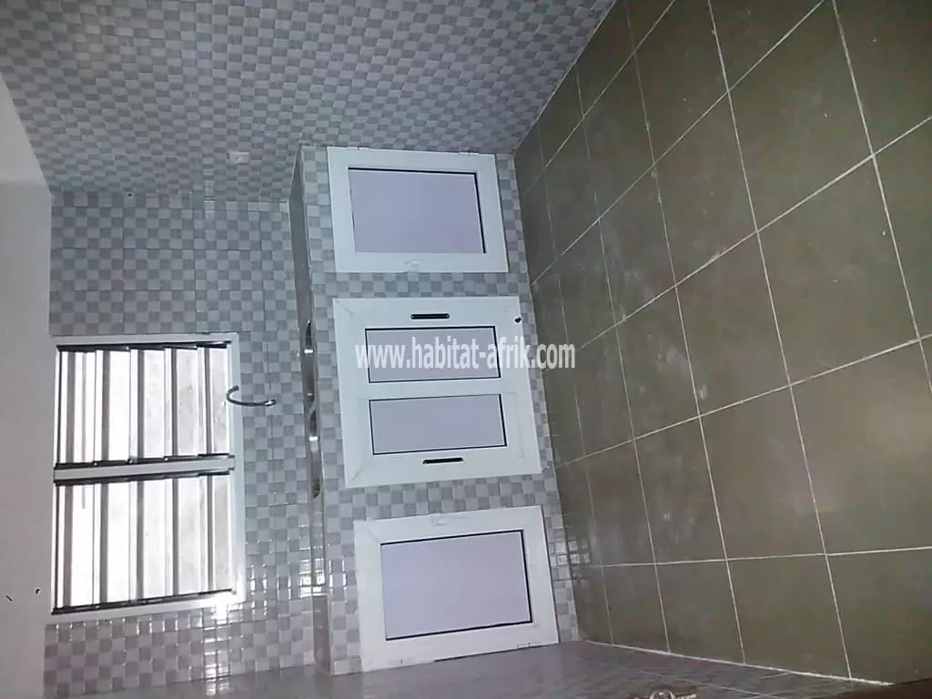 Belle maison duplex de 2 apparts identiques sur 200 m² en vente à Totsi(Lomé-Togo)