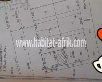 1,5 lots collés clôturée avec villa en finition en vente au bord du goudron à Baguida(TOGO)