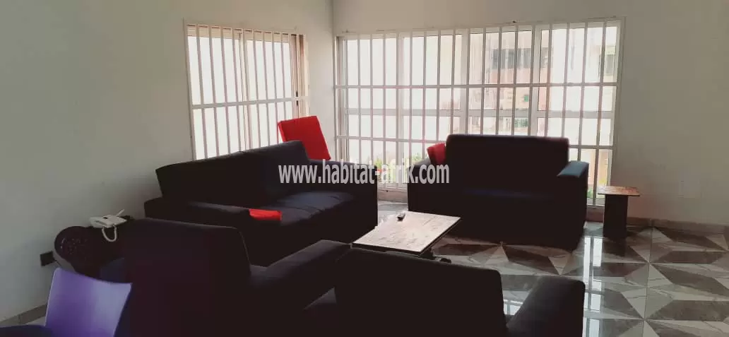 Belle villa bâtie sur 1/2 lot en vente à Agoè Sogbossito (Lomé-Togo)