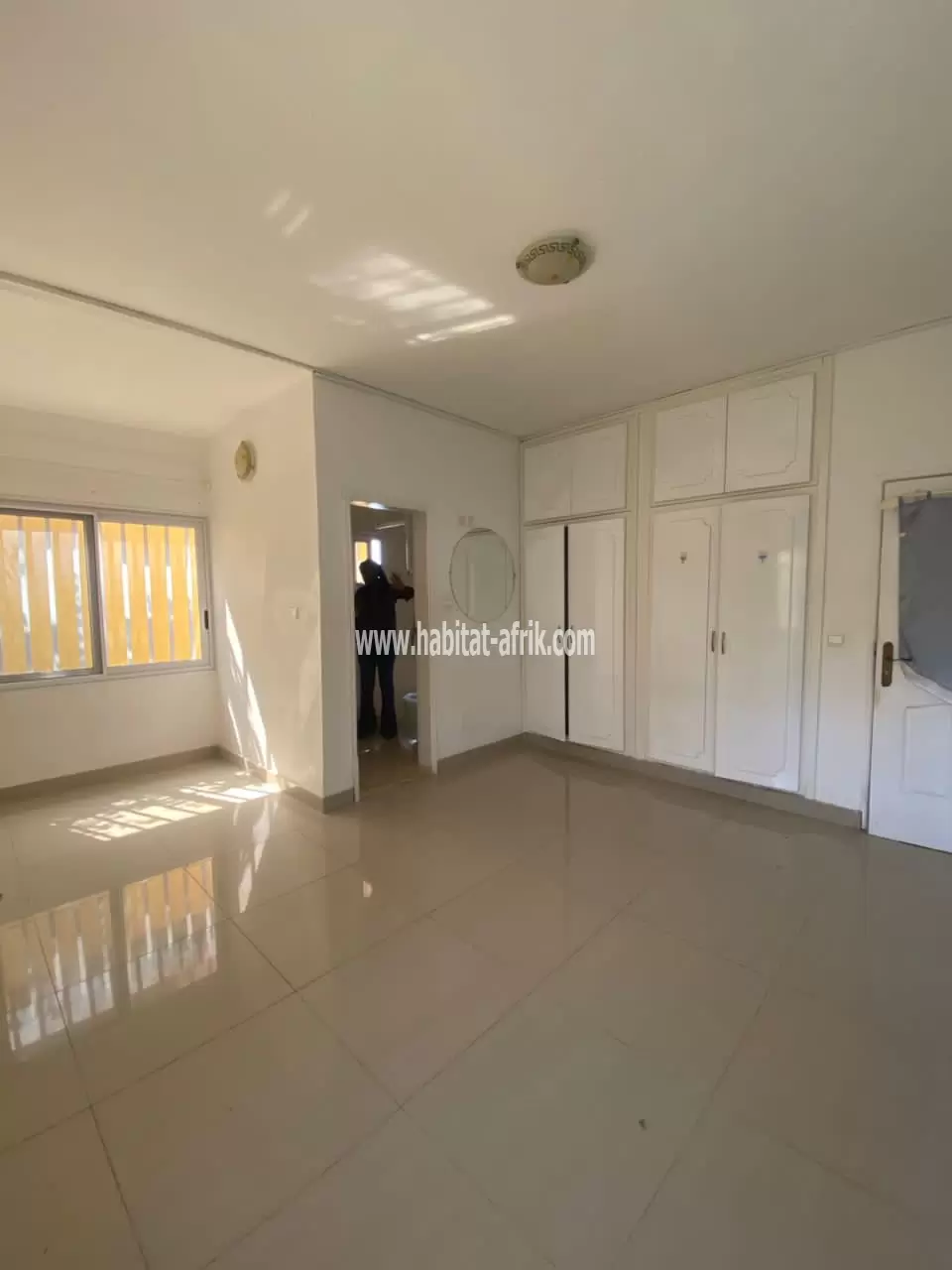 A louer villa 3 chambres salon jardin dans la caisse lome togo