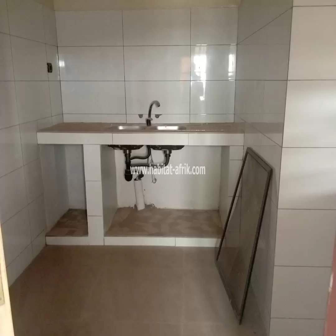 Je mets en location des appartements de chambre salon et 2 chambres salon wc douche cuisine interne propre a Adetikopé lome togo