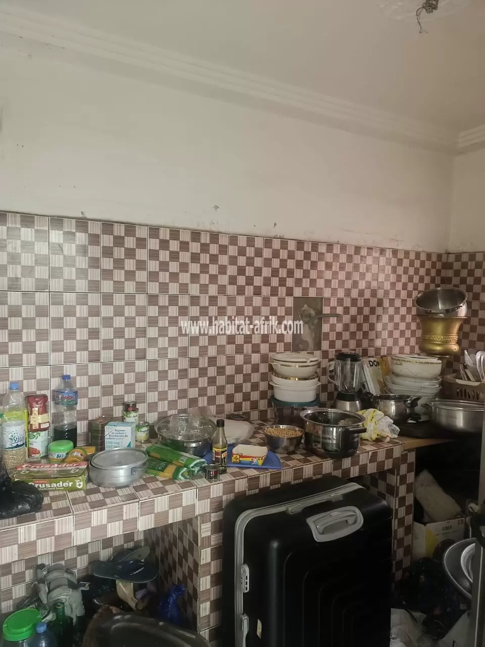 Je mets en location un appartement de chambre salon dwc cuisine a noukafou somayaf lome togo