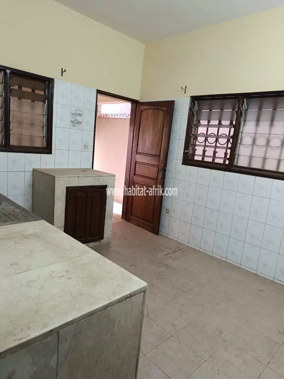 Je mets en location une villa duplex de 3 chambres salon avec dépendance a Hedzranawoe lome togo