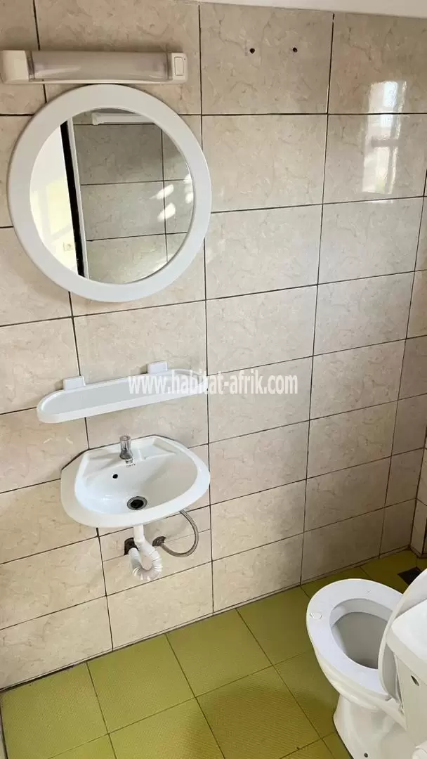 Je mets en location un appartement de chambre salon douche wc cuisine interne à atsiegou vi lgendarmerie lome togo