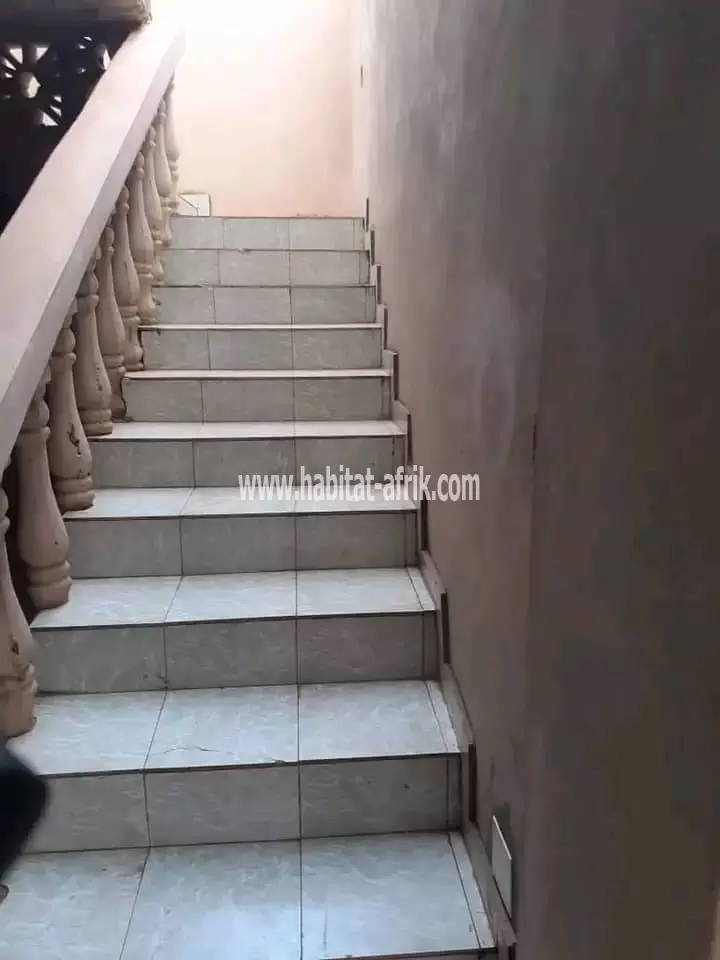 Je mets en vente une maison duplex de 5 chambres salon a agoe cacaveli lome togo