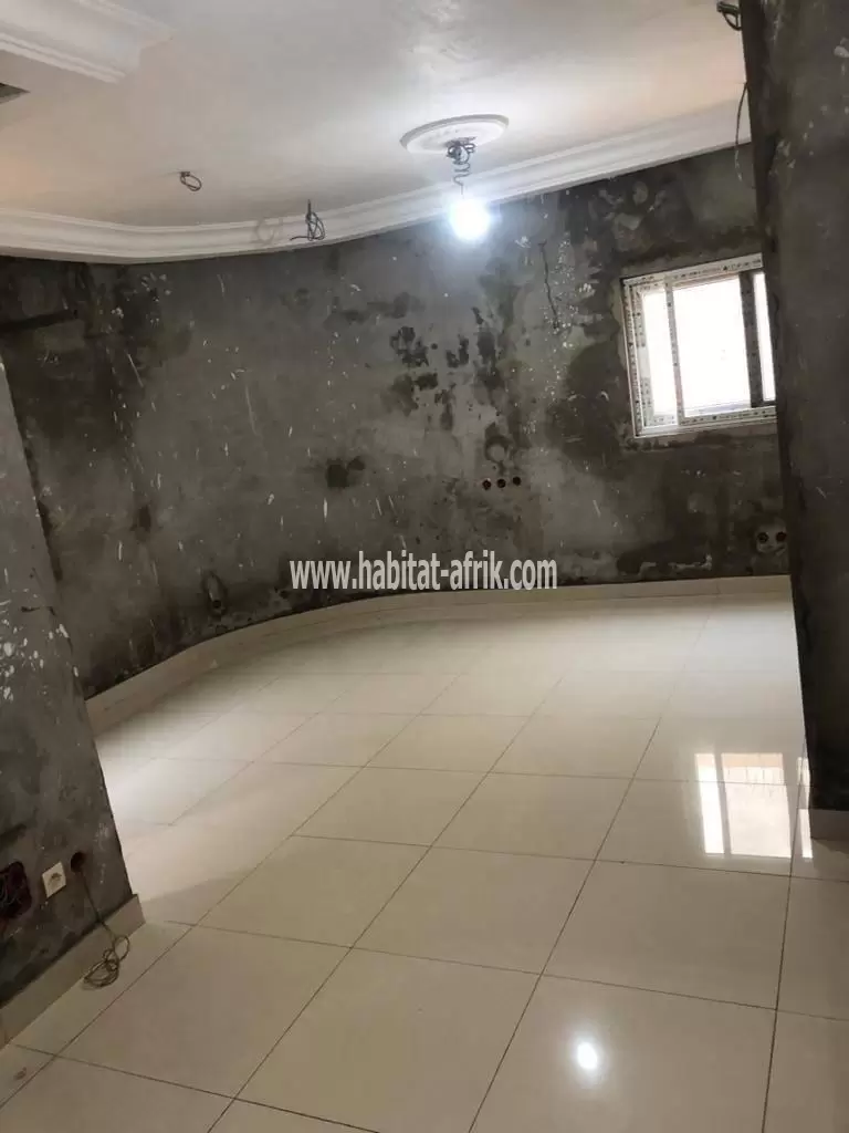 Je mets en vente une maison duplex de 3 chambres salon au rez à Avepozo LOME Togo