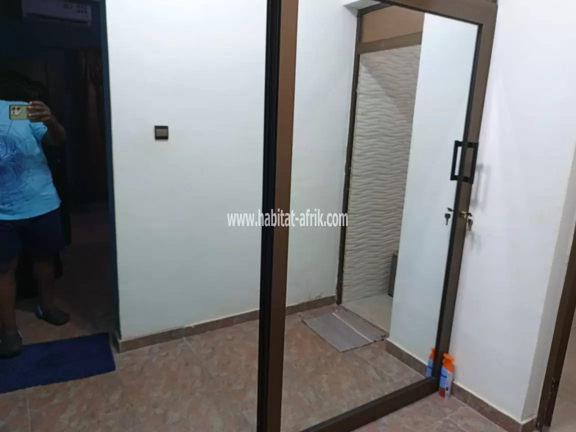 Je mets en location une villa meublée de 3 chambres salon bien équipée à Agoe legbassito la poste lome togo 