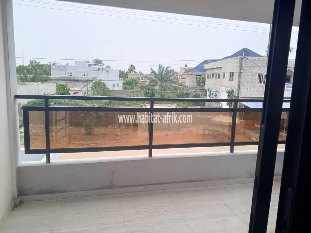 Je mets en location une maison meublée de deux (2) chambres salon équipée propre à agbavi lome togo 