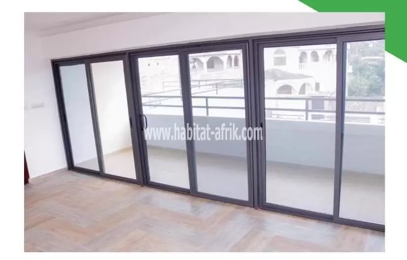 Je mets en location une villa de cinq chambres salon jardin à Hedzranawoe novissi lome togo 