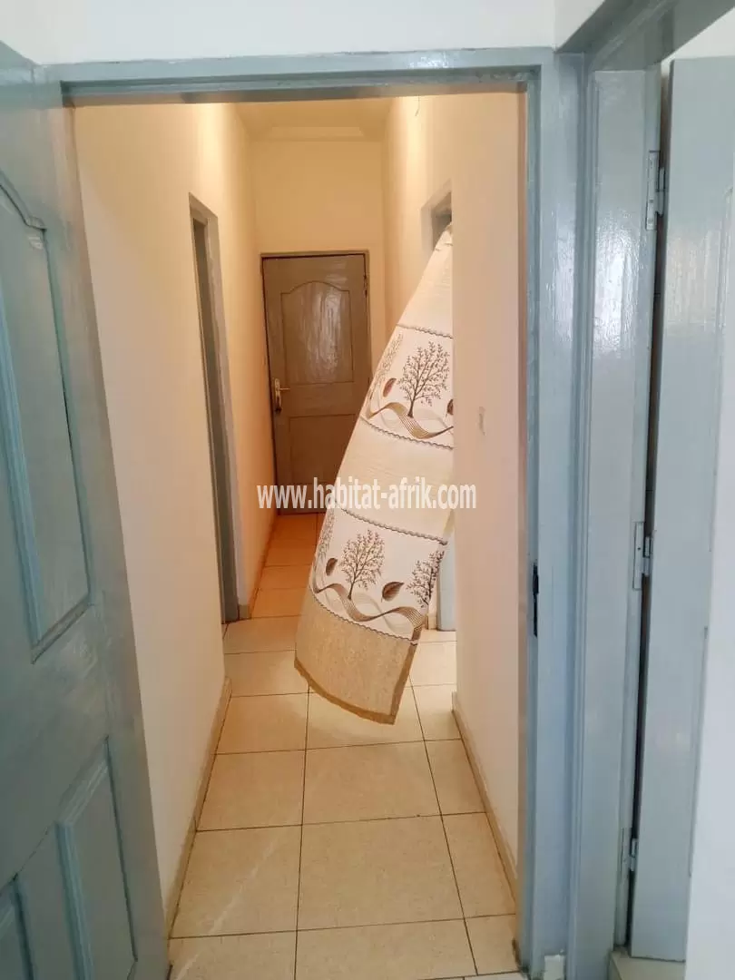 Je mets en location un appartement meublé de chambre salon équipe eau chaude disponible à baguida lome togo