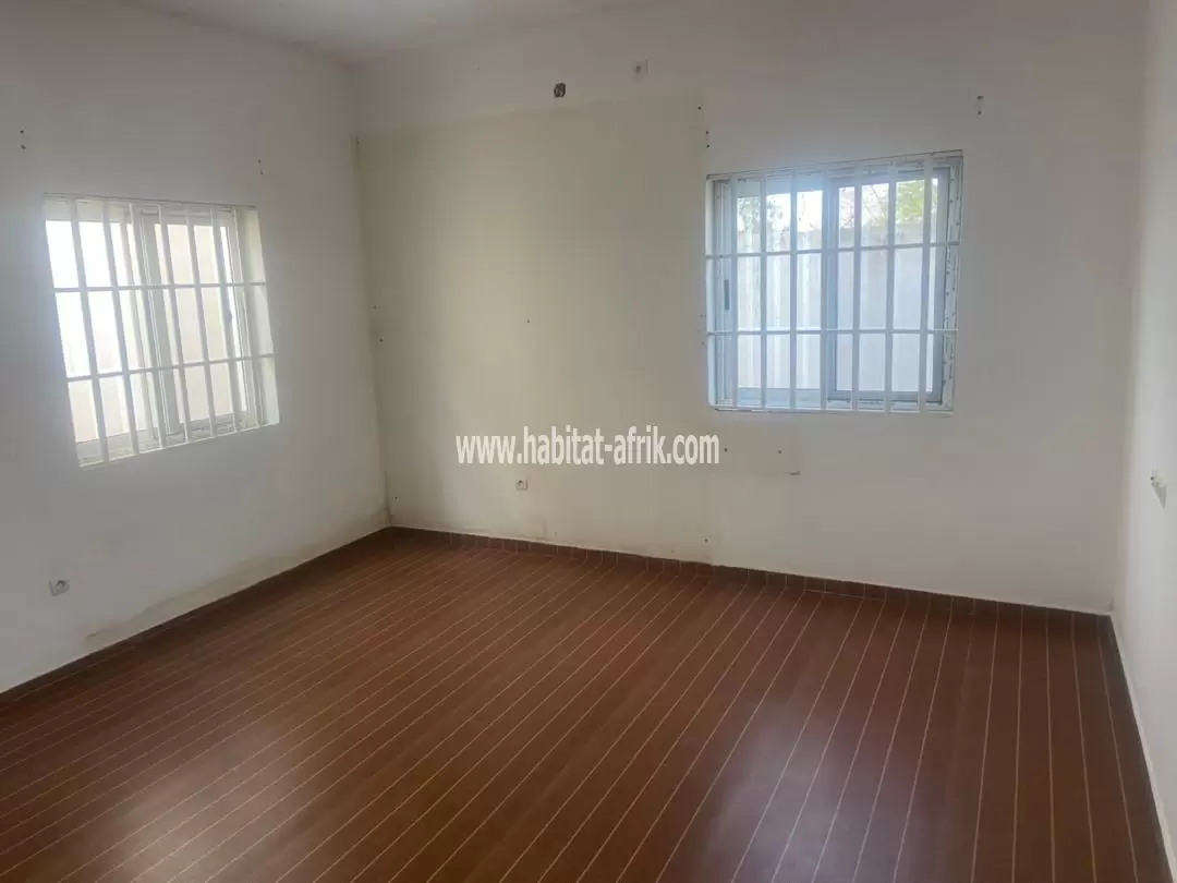 A louer 2 chambres salon dépendance a kegue klobateme lome togo