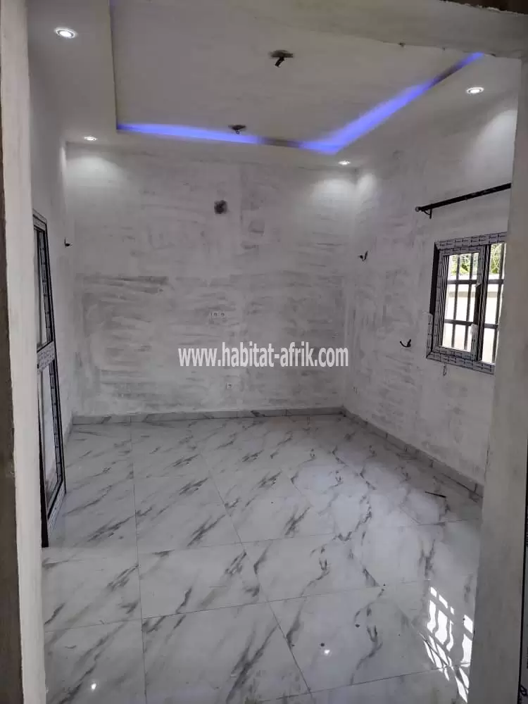 Je mets en location un appartement de chambre salon dwc cuisine nouvelle construction a akepedo contournement peage lome togo