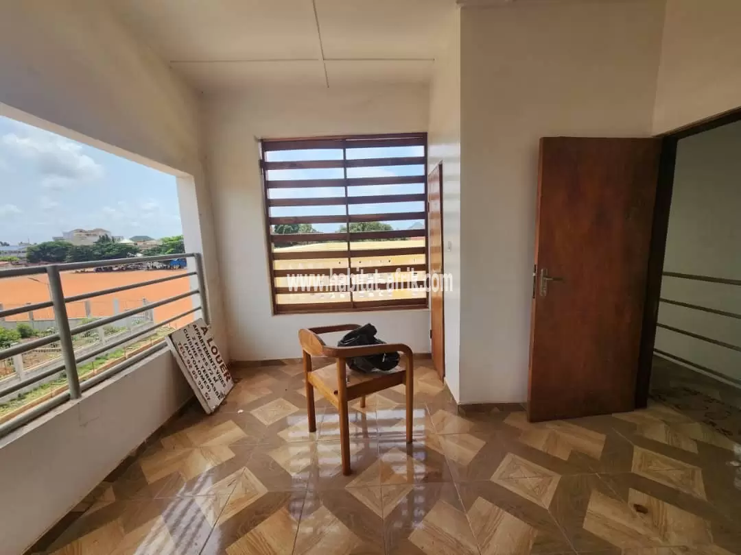 Je mets en location un appartement de chambre salon douche wc a Hedzranawoe en face di terrain natchamba lome togo