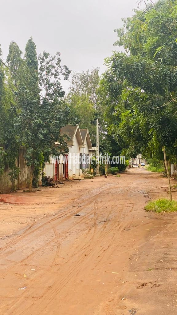 GRAND DOMAINE A VENDRE A CALAVI ZOGBADJE AU BORD DE LA VOIE 40