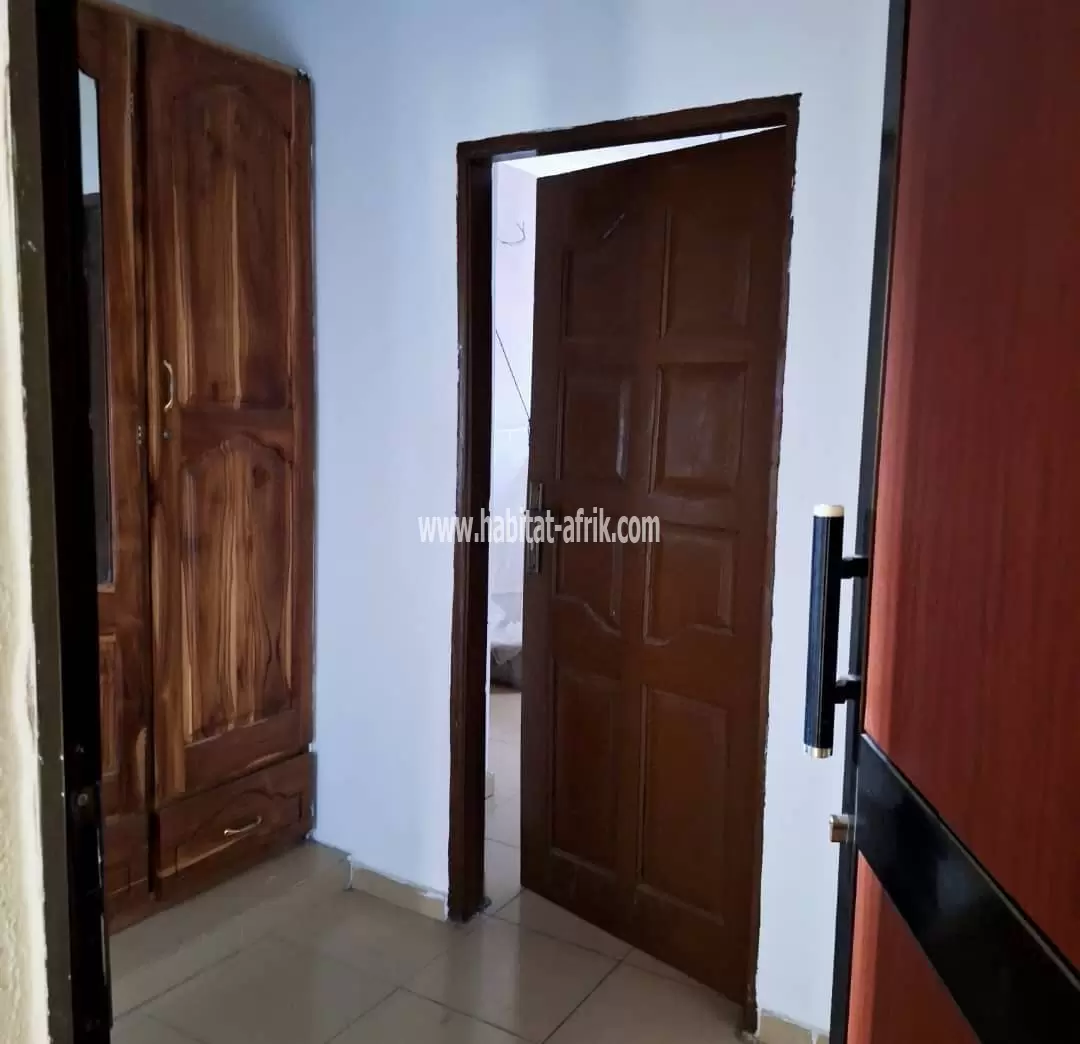 Je mets en location une maison de cinq (5) chambres salon à Agbalepedo lome togo