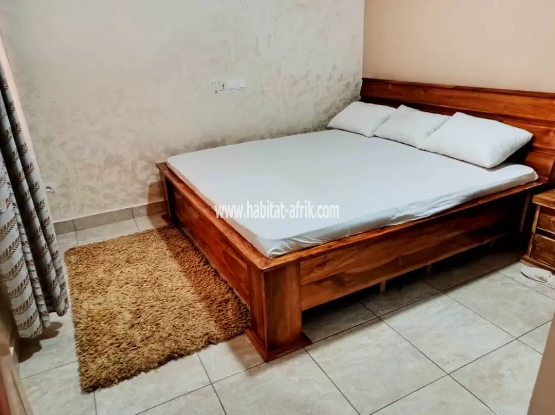 Je mets en location une belle villa meublée de trois (3) chambres salon équipée à adidogome cité mokpokpo lome Togo 