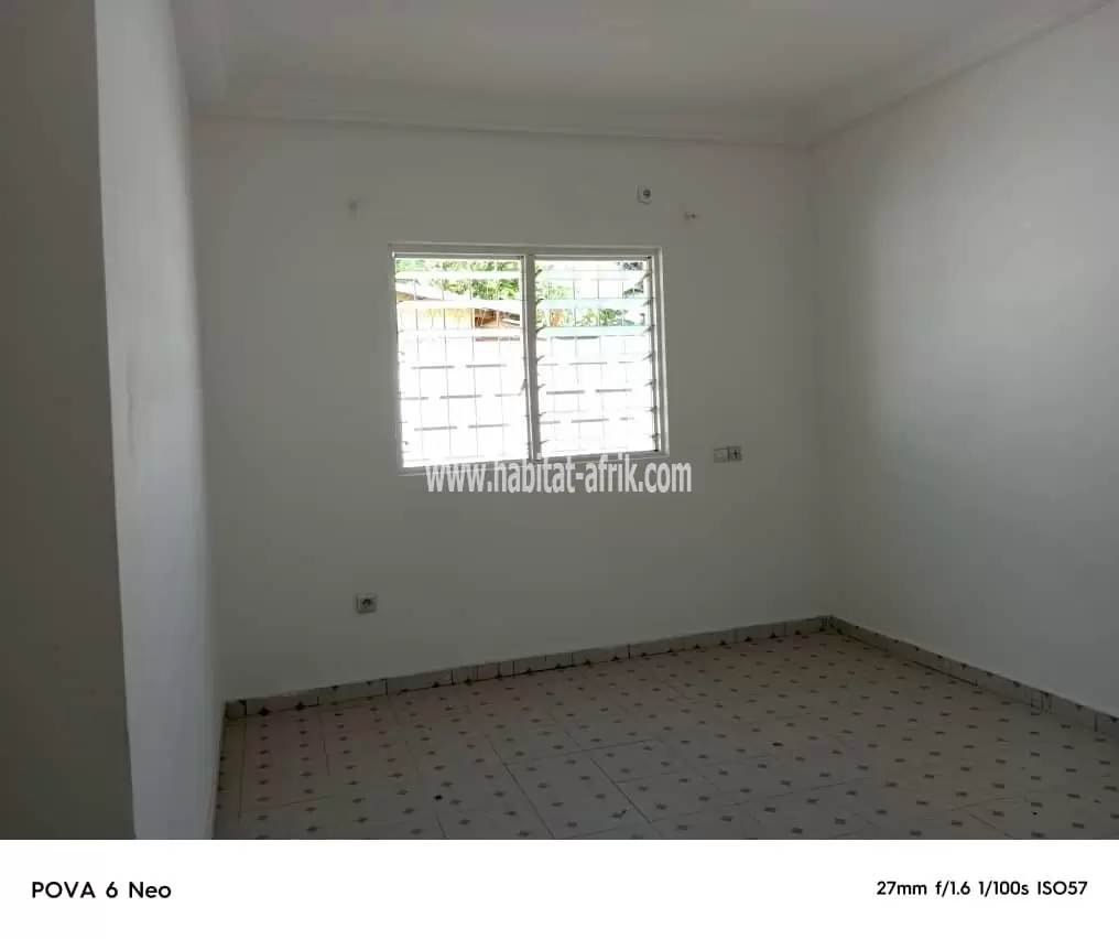 Je mets en location une villa de quatre (4) chambres salon dépendance à TOKOIN wuiti lome Togo 