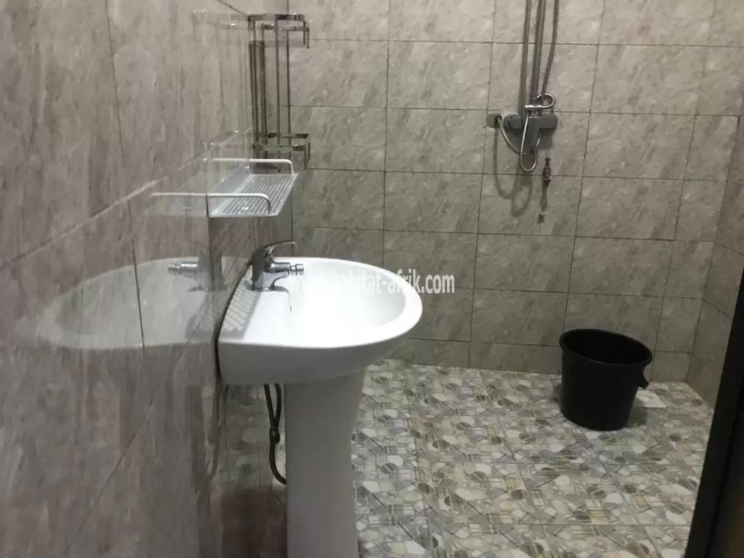 Je mets en vente une villa de 2 chambres salon nouvelle construction adidogome atigangome ebomaf lome togo 