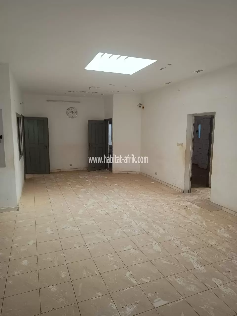 Je mets en location un villa de 3 chambres salon dans la cité aéroport lome togo 