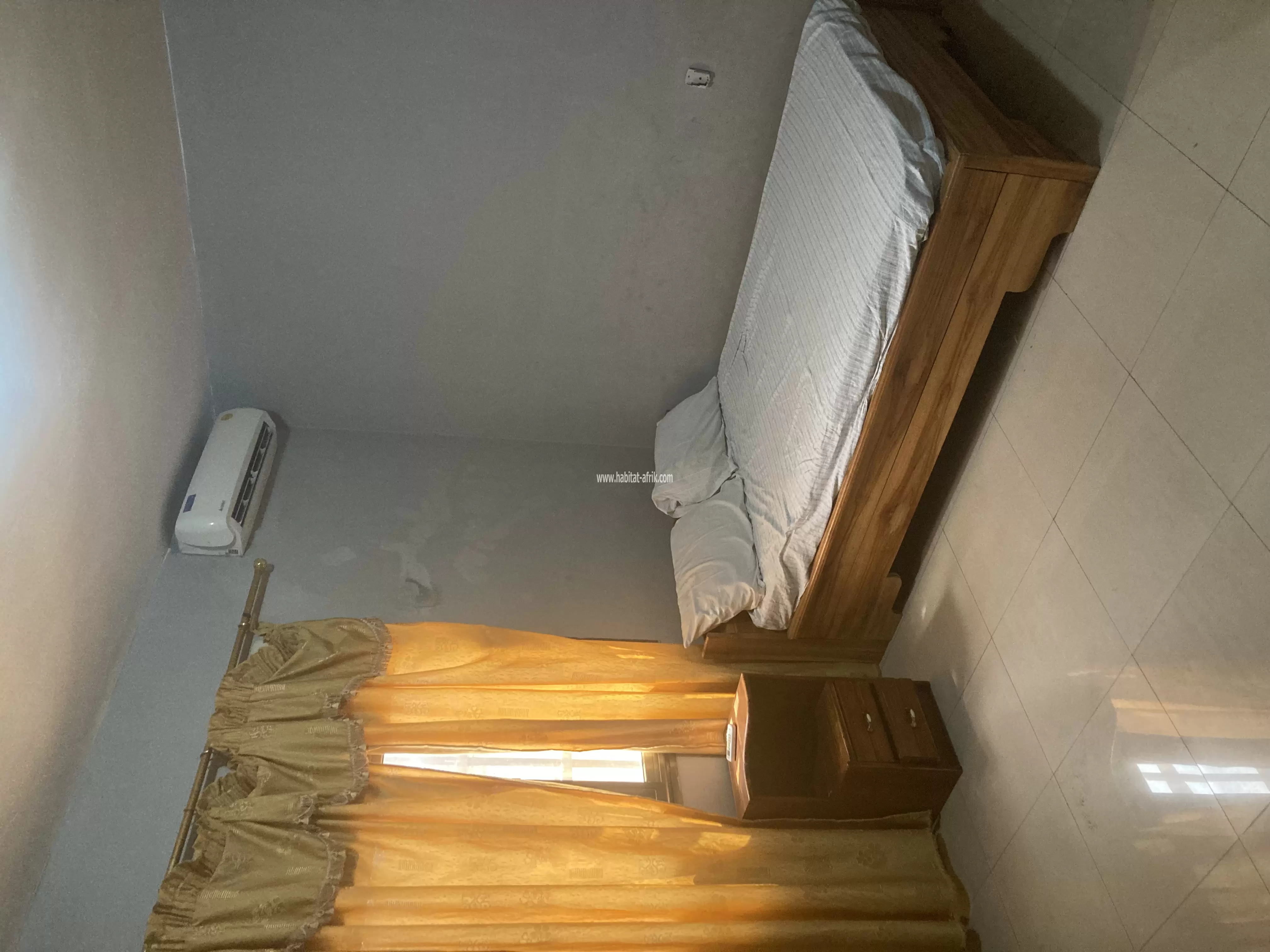 Location maison de vacances ( meublée) de 4 chambres salon dépendance autonome placard climatiseur eau chaude a atsiegou à côté de la foiretogo2000 lome togo