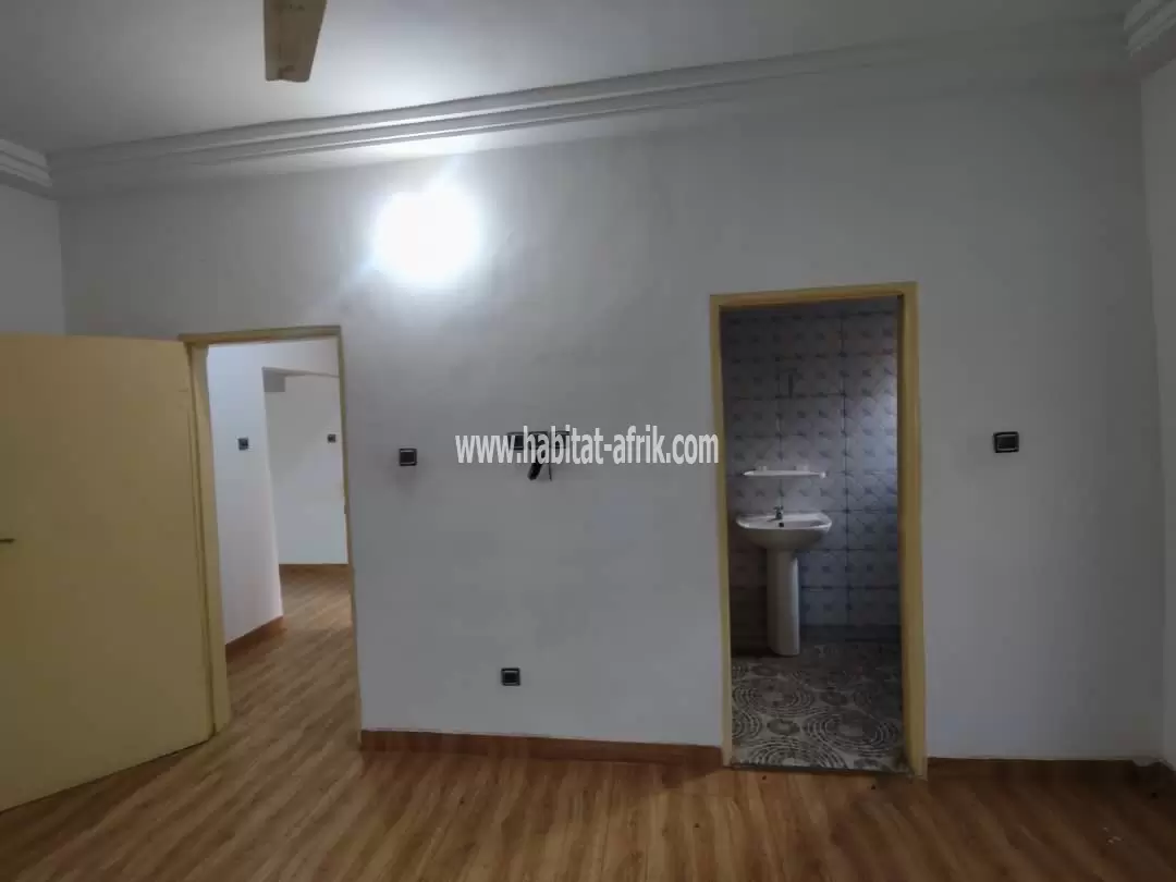 Je mets en location un mini villa de chambre salon douche cuisine a adidogome sagbado lome togo