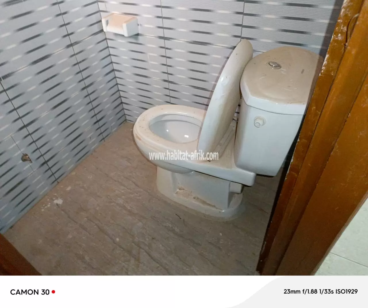 Je mets en location un appartement de chambre et salon wcd cuisine à zossime pour 27k et 30k lome togo
