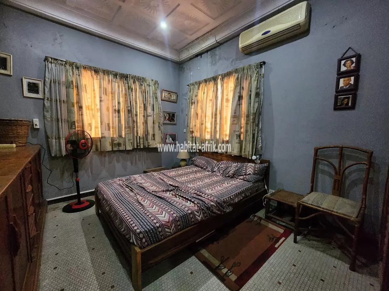 Je mets en vente une maison sur un lot trois (3) chambres dans la caisse lome togo