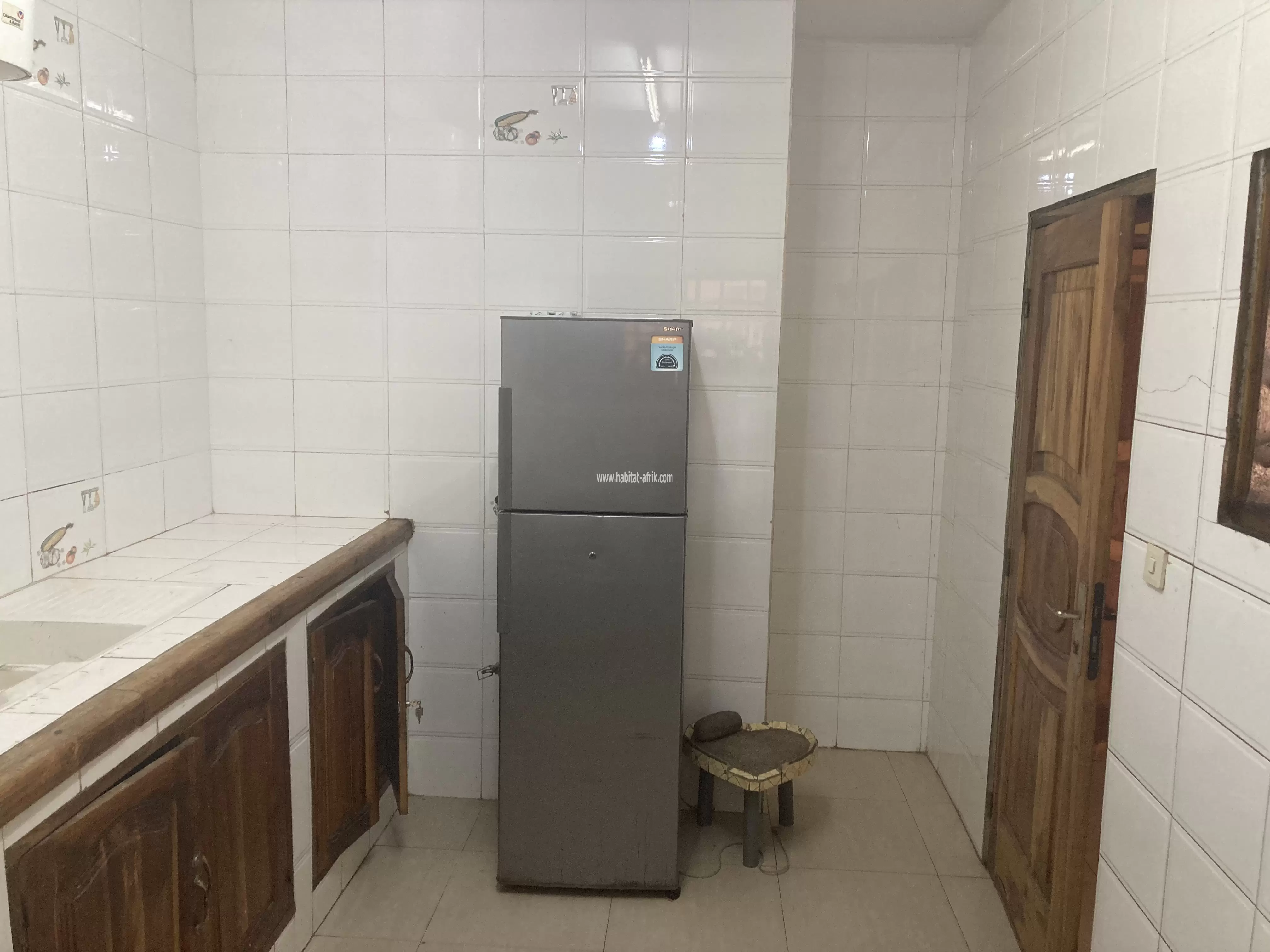 Location maison de vacances ( meublée) de 4 chambres salon dépendance autonome placard climatiseur eau chaude a atsiegou à côté de la foiretogo2000 lome togo