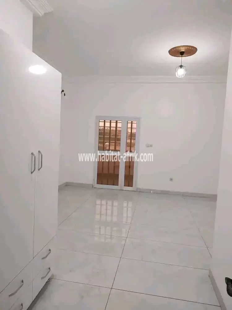 Villa duplex a vendre 5 chambres 2 salons une dépendance à Hedzranawoe yatt and co lome togo