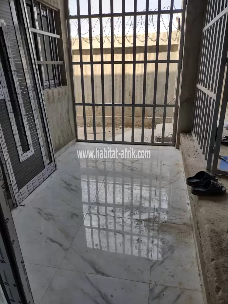 Je mets en location un appartement de chambre salon dwc cuisine nouvelle construction a akepedo contournement peage lome togo