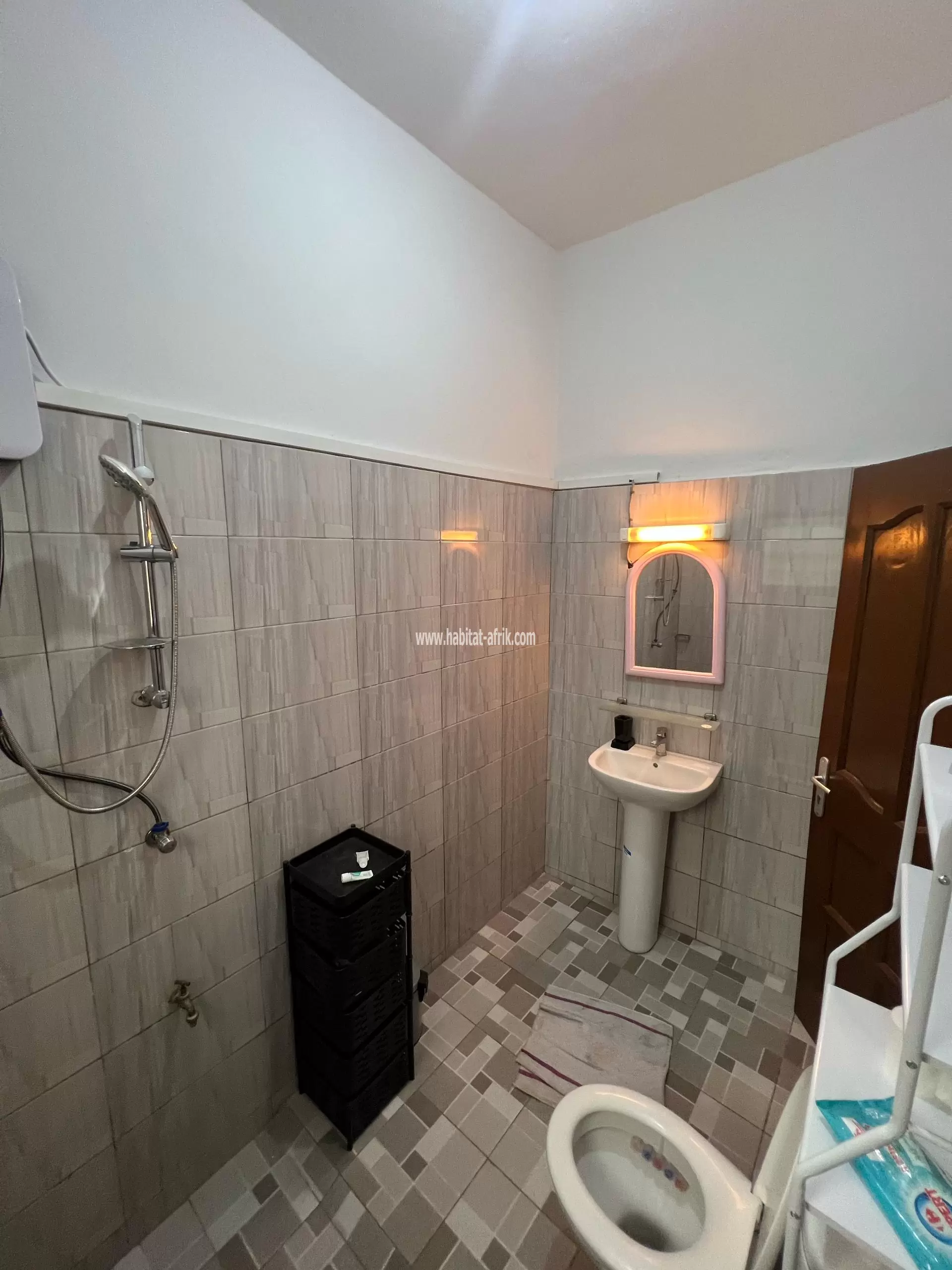 Je mets en location un mini villa meublée à adidogome baz ebomaf lome togo
